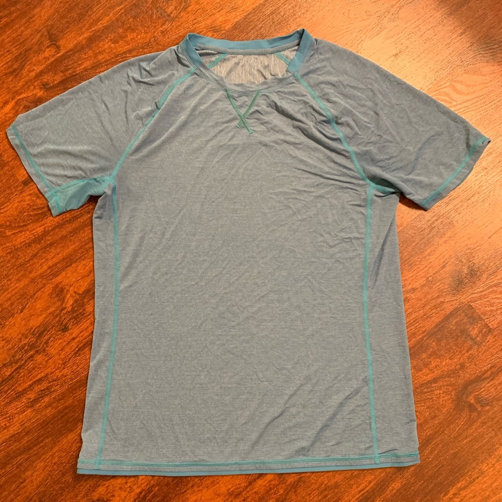 Lululemon men’s workout t shirt L